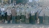 ဒီးမော့ဆိုမြို့နယ်က အုပ်ချုပ်ရေးဝန်ထမ်း ၃၀ ကျော် ဆန္ဒပြပွဲမှာ ပါဝင်လာ