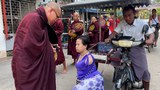 လက်နှစ်ဖက်မရှိပေမယ့် ပဲပြုတ်ရောင်းပြီး ဘဝတည်ဆောက်နေတဲ့ မလှမိုး