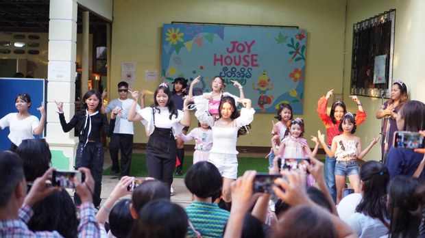 မဲဆောက်ရောက် ရွှေ့ပြောင်းကလေးတွေကို ကိုရီးယားလူမှုရေးအဖွဲ့ စိတ်ပိုင်းဆိုင်ရာ အကူအညီပေးနေ မဲဆောက်ရောက် ရွှေ့ပြောင်းကလေးတွေကို ကိုရီးယားလူမှုရေးအဖွဲ့ စိတ်ပိုင်းဆိုင်ရာ အကူအညီပေးနေ