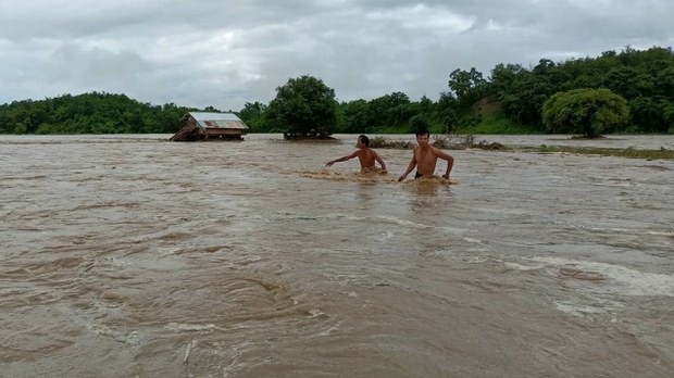 စစ်ဘေးရှောင်ရင်း ရေဘေးသင့်ရသော ဂန့်ဂေါနယ်သားများ စစ်ဘေးရှောင်ရင်း ရေဘေးသင့်ရသော ဂန့်ဂေါနယ်သားများ