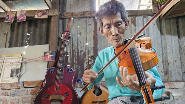 မှုံရွှေရည် ဇာတ်မင်းသားကြီး ရန်ကုန် စိန်ကိုကို မှုံရွှေရည် ဇာတ်မင်းသားကြီး ရန်ကုန် စိန်ကိုကို