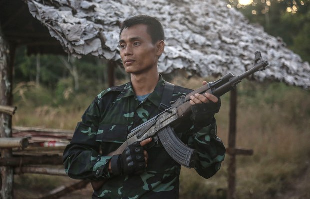 ကျောင်းဆရာဘဝကနေ တော်လှန်ရေးသမားဖြစ်လာသူ ကိုမြဖြိုးကို