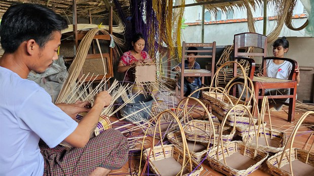 မြန်မာ့လက်မှု ကြိမ်ထည်လုပ်ငန်း မြန်မာ့လက်မှု ကြိမ်ထည်လုပ်ငန်း