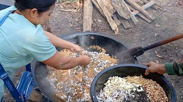 မဲဆောက်မြို့က မြန်မာတွေရဲ့ ထမနဲအလှူပွဲ မဲဆောက်မြို့က မြန်မာတွေရဲ့ ထမနဲအလှူပွဲ