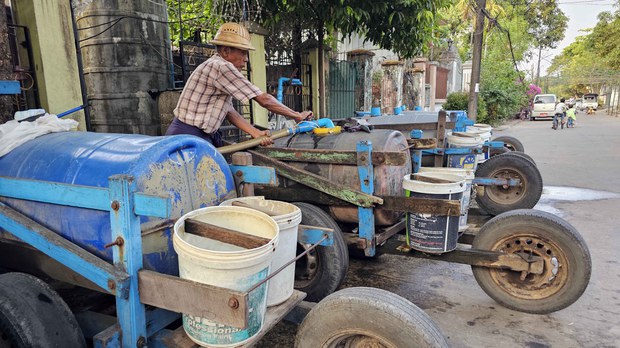 ရန်ကုန်မှာ လျှပ်စစ်မီးပြတ်တောက်မှုကြောင့် ရေအခက်အခဲကြုံနေရ ရန်ကုန်မှာ လျှပ်စစ်မီးပြတ်တောက်မှုကြောင့် ရေအခက်အခဲကြုံနေရ