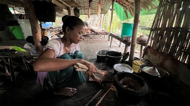ရှင်သန်ရေးခက်ခဲနေတဲ့ စစ်တွေမြို့ပေါ်က စစ်ဘေးဒုက္ခသည်မိသားစု ရှင်သန်ရေးခက်ခဲနေတဲ့ စစ်တွေမြို့ပေါ်က စစ်ဘေးဒုက္ခသည်မိသားစု
