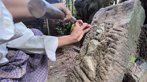ရပ်တည်ရေး ခက်ခဲလာတဲ့ ရခိုင်ရိုးရာ ကျောက်ဆစ်လုပ်ငန်း ရပ်တည်ရေး ခက်ခဲလာတဲ့ ရခိုင်ရိုးရာ ကျောက်ဆစ်လုပ်ငန်း