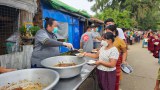 ကျူးကျော်ရပ်ကွက်နေ ပြည်သူတွေကို ဝမ်းရေးကူညီပေးနေတဲ့ Team KG အဖွဲ့