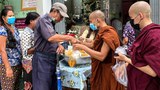 ထမင်းနပ်မမှန်သူတွေအတွက် သဘာဝတရားရိပ်သာရှေ့က နေ့လယ်စာ