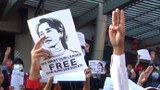 လက်သုံးချောင်း သင်္ကေတနဲ့ စစ်အာဏာသိမ်းဆန့်ကျင်မှု