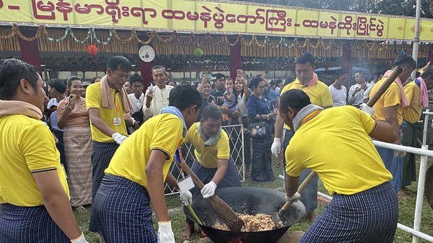 ရန်ကုန်မြို့မှာ ထမနဲထိုးပြိုင်ပွဲတွေ နည်းပါးလာ ရန်ကုန်မြို့မှာ ထမနဲထိုးပြိုင်ပွဲတွေ နည်းပါးလာ