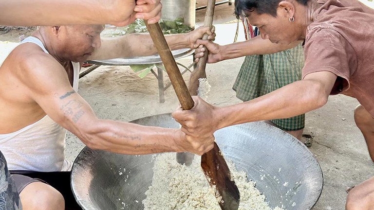 ရန်ကုန်တိုင်းအတွင်း မြို့နယ်တချို့တွင် ထမနဲထိုးပွဲကို ၂၀၂၅ ခုနှစ်၊ ဖေဖော်ဝါရီလ ၁၁ ရက်နေ့က တွေ့ရစဥ်။ (RFA Photo)