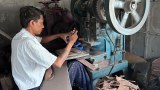 ရိုးရာဖိနပ်ထုတ်လုပ်မှု ထက်ဝက်ခန့် ကျဆင်းလာ