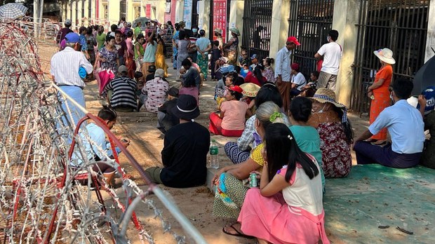 နိုင်ငံရေးအကျဉ်းသားမဟုတ်တဲ့ အကျဉ်းသား ၁၆ဝဝ ကျော်ကို စစ်ကောင်စီလွှတ်ပေး နိုင်ငံရေးအကျဉ်းသားမဟုတ်တဲ့ အကျဉ်းသား ၁၆ဝဝ ကျော်ကို စစ်ကောင်စီလွှတ်ပေး