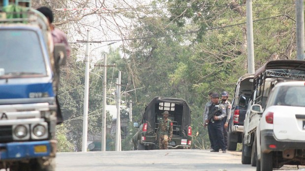 စစ်ကောင်စီတပ်က ပစ်ခတ်လို့ ကလေးငယ်တွေ အပါအဝင် အရပ်သားလေးဦး ဒဏ်ရာရ စစ်ကောင်စီတပ်က ပစ်ခတ်လို့ ကလေးငယ်တွေ အပါအဝင် အရပ်သားလေးဦး ဒဏ်ရာရ