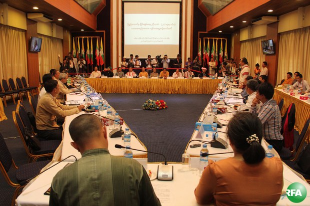 21panglong-committee-620.jpg 21panglong-committee-620.jpg