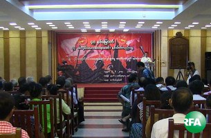 74-movement-305.JPG 74-movement-305.JPG