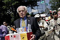 tom_lantos_200px.jpg tom_lantos_200px.jpg