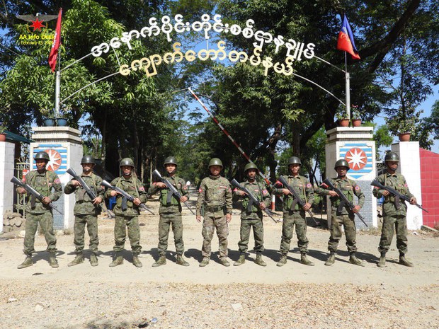ဖမ်းမိထားသူတွေထဲ စစ်ကောင်စီရဲ့ အဆင့်မြင့်အရာရှိတချို့ပါဝင်ကြောင်း AA ထုတ်ပြန် ဖမ်းမိထားသူတွေထဲ စစ်ကောင်စီရဲ့ အဆင့်မြင့်အရာရှိတချို့ပါဝင်ကြောင်း AA ထုတ်ပြန်