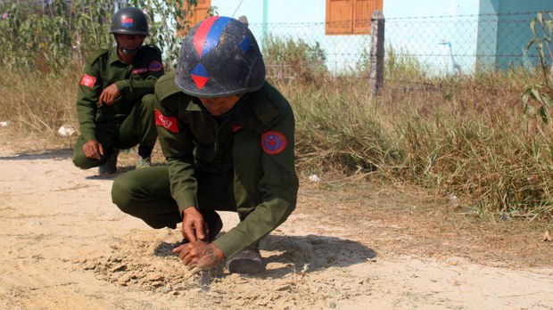 မောင်တောမှာ မြေမြှုပ်မိုင်း တစ်ထောင်ကျော် AA ရှင်းလင်း မောင်တောမှာ မြေမြှုပ်မိုင်း တစ်ထောင်ကျော် AA ရှင်းလင်း