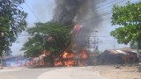 ရခိုင်မှာ စစ်ကောင်စီတိုက်ခိုက်မှုကြောင့် နှစ်နှစ်အတွင်း စျေး ရှစ်ခုမီးလောင်
