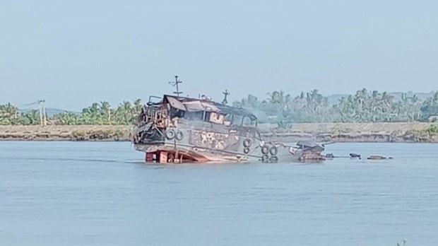 မင်းပြားမှာ စစ်ရေယာဉ်တစ်စင်းကို AA တိုက်ခိုက် နှစ်မြှုပ် မင်းပြားမှာ စစ်ရေယာဉ်တစ်စင်းကို AA တိုက်ခိုက် နှစ်မြှုပ်