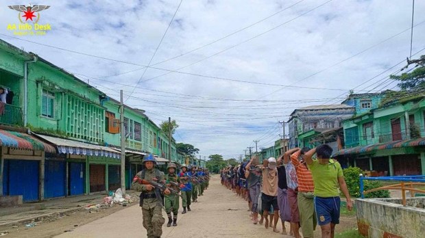 မောင်တောတိုက်ပွဲအတွင်း အရပ်သားနှစ်သောင်းကျော်ကို ကယ်ထားကြောင်း AA ပြော မောင်တောတိုက်ပွဲအတွင်း အရပ်သားနှစ်သောင်းကျော်ကို ကယ်ထားကြောင်း AA ပြော