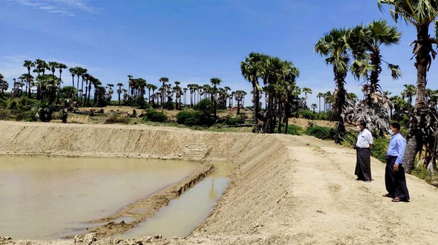 ကျောက်ပန်းတောင်းမှာ လေကြောင်းက ဗုံးကြဲလို့ မိသားစုဝင်လေးဦး သေဆုံး ကျောက်ပန်းတောင်းမှာ လေကြောင်းက ဗုံးကြဲလို့ မိသားစုဝင်လေးဦး သေဆုံး