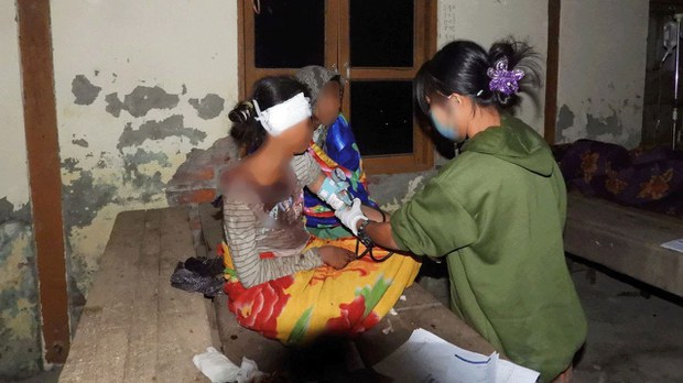 မြောက်ဦးက AA ရဲ့ အချုပ်စခန်း ဗုံးကြဲခံရလို့ စစ်သုံ့ပန်းနှစ်ဆယ်ကျော် သေဆုံး မြောက်ဦးက AA ရဲ့ အချုပ်စခန်း ဗုံးကြဲခံရလို့ စစ်သုံ့ပန်းနှစ်ဆယ်ကျော် သေဆုံး