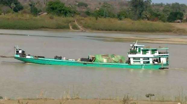 ချင်းတွင်းမြစ်မှာ စစ်တပ်ရဲ့ ရိက္ခာတင်သင်္ဘော ကြားဖြတ်တိုက်ခိုက်ခံရ ချင်းတွင်းမြစ်မှာ စစ်တပ်ရဲ့ ရိက္ခာတင်သင်္ဘော ကြားဖြတ်တိုက်ခိုက်ခံရ