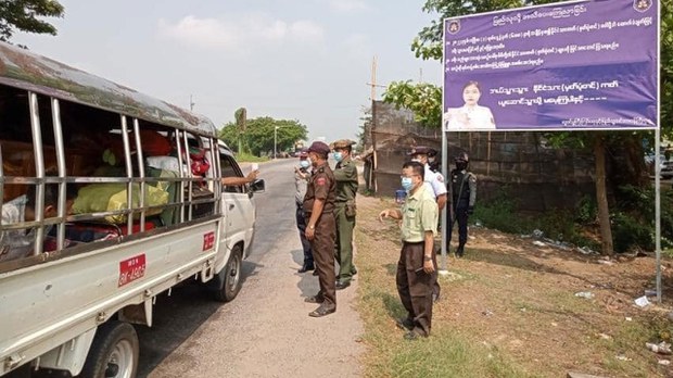 ဝေါနဲ့ အုတ်တွင်းမှာ အရပ်သား ၁၄ ဦး ဖမ်းဆီးခံရ ဝေါနဲ့ အုတ်တွင်းမှာ အရပ်သား ၁၄ ဦး ဖမ်းဆီးခံရ