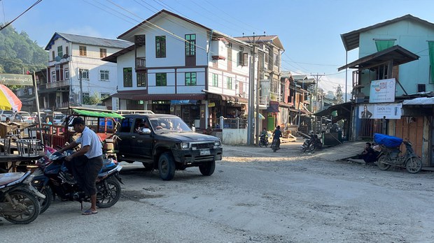 ဖားကန့်မှာ အမျိုးသားခုနစ်ဦး တည်းခိုခန်းမှာပိတ်ဆို့ဖမ်းဆီးခံရ