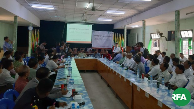 aungthapyay-coal-plant-meeting-622.jpg aungthapyay-coal-plant-meeting-622.jpg