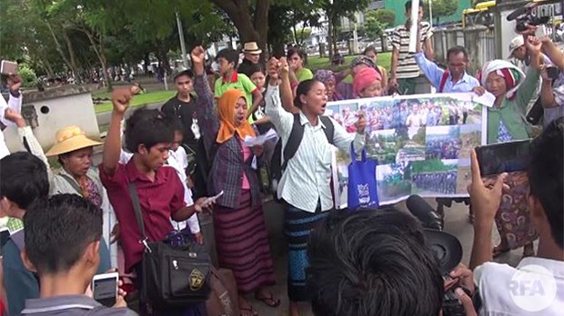 pathegyi-coal-plant-protest-ygn-622.jpg pathegyi-coal-plant-protest-ygn-622.jpg