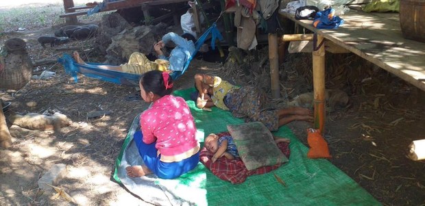 လက်နက်ကြီးပစ်ခတ်မှုကြောင့် မုန်းမြို့နယ်က ဒေသခံ နှစ်ဦးသေ၊ ၁၆၀၀ ကျော်ထွက်ပြေး