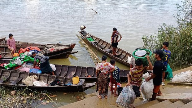 တိုက်ပွဲကြောင့် တနင်္သာရီမြို့နယ် ရွာသုံးရွာက ဒေသခံတစ်ထောင်ခန့် ထွက်ပြေးနေရ တိုက်ပွဲကြောင့် တနင်္သာရီမြို့နယ် ရွာသုံးရွာက ဒေသခံတစ်ထောင်ခန့် ထွက်ပြေးနေရ