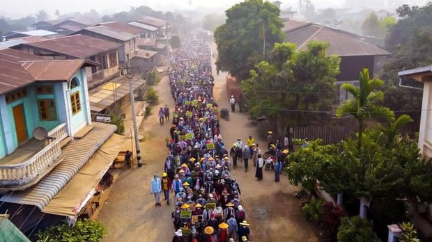 ပင်လည်ဘူးမှာ လေကြောင်းတိုက်ခိုက်မှုအပြီး ဒေသခံတွေကို ရှောင်ခိုင်းနေ ပင်လည်ဘူးမှာ လေကြောင်းတိုက်ခိုက်မှုအပြီး ဒေသခံတွေကို ရှောင်ခိုင်းနေ