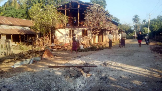 တိုက်ပွဲကြောင့် ဘောလခဲမြို့ခံတွေ နေရပ်ရွှေ့ပြောင်းဖို့ တော်လှန်ရေးတပ်ဖွဲ့တွေ ပြော တိုက်ပွဲကြောင့် ဘောလခဲမြို့ခံတွေ နေရပ်ရွှေ့ပြောင်းဖို့ တော်လှန်ရေးတပ်ဖွဲ့တွေ ပြော