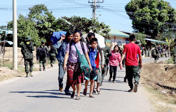 လွိုင်ကော်မှာ စစ်လက်ကျန်ဗုံးသီး ပေါက်ကွဲမှုကြောင့် ကလေးနှစ်ဦး ဒဏ်ရာရ လွိုင်ကော်မှာ စစ်လက်ကျန်ဗုံးသီး ပေါက်ကွဲမှုကြောင့် ကလေးနှစ်ဦး ဒဏ်ရာရ