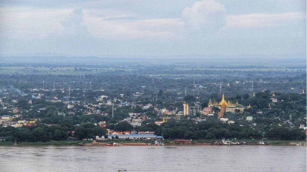 ပြည်မြို့မှာ စစ်ကောင်စီ တပ်ထောက်ခံပွဲလုပ်နေချိန် ဗုံးပေါက်