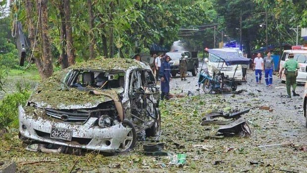 သံလွင်တံတား စစ်ဆေးရေးဂိတ်ပေါက်ကွဲမှု တစ်ဦးသေဆုံးပြီး ၁၂ ဦးဒဏ်ရာရ သံလွင်တံတား စစ်ဆေးရေးဂိတ်ပေါက်ကွဲမှု တစ်ဦးသေဆုံးပြီး ၁၂ ဦးဒဏ်ရာရ
