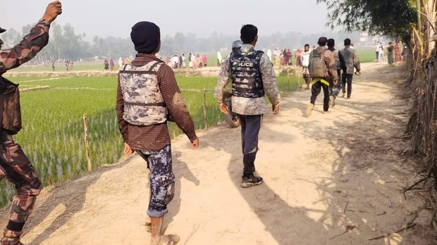 ထွက်ပြေးတဲ့ နယ်ခြားစောင့်ရဲတွေ ပြန်ခေါ်ဖို့ ဘင်္ဂလားဒေ့ရှ်နဲ့ စစ်ကောင်စီ ညှိနှိုင်း ထွက်ပြေးတဲ့ နယ်ခြားစောင့်ရဲတွေ ပြန်ခေါ်ဖို့ ဘင်္ဂလားဒေ့ရှ်နဲ့ စစ်ကောင်စီ ညှိနှိုင်း