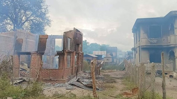 ဘုတလင်မှာ စစ်ကြောင်းထိုး မီးရှို့မှုတွေ ဆက်ရှိနေ ဘုတလင်မှာ စစ်ကြောင်းထိုး မီးရှို့မှုတွေ ဆက်ရှိနေ