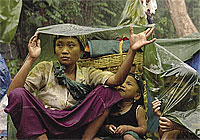 refugees_in_rain_200px.jpg refugees_in_rain_200px.jpg