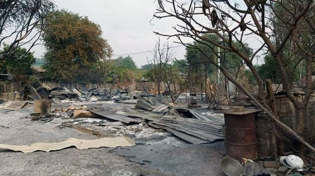 မြိုင်မြို့နယ် မကြီးလေးပင်နဲ့ ကန်နက်ရွာက နေအိမ် ၁၀၀ ခန့် မီးရှို့ခံရ မြိုင်မြို့နယ် မကြီးလေးပင်နဲ့ ကန်နက်ရွာက နေအိမ် ၁၀၀ ခန့် မီးရှို့ခံရ
