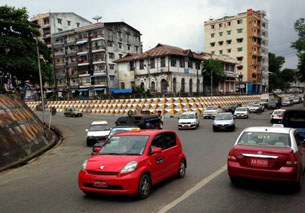 car-traffic-305 car-traffic-305