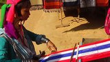padaung-waving-305.jpg