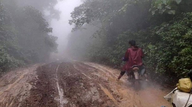 ချင်းနဲ့ မကွေး ကူးသန်းသွားလာမှု ကျပ် ဆယ်သိန်းကျော်အထိ ကုန်ကျနေ ချင်းနဲ့ မကွေး ကူးသန်းသွားလာမှု ကျပ် ဆယ်သိန်းကျော်အထိ ကုန်ကျနေ