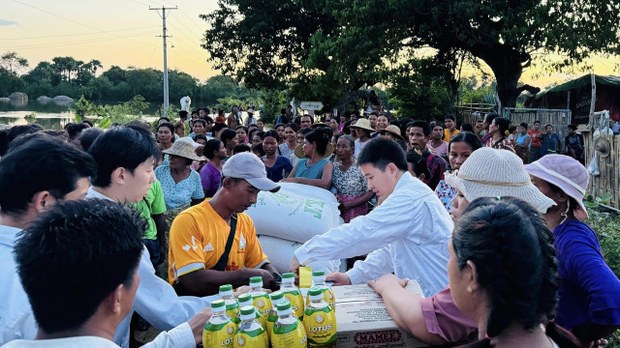 သဘာဝ ဓာတ်ငွေ့ပိုက်လိုင်းအနီးက ရေဘေးဒုက္ခသည်တွေကို တရုတ်ကူညီ သဘာဝ ဓာတ်ငွေ့ပိုက်လိုင်းအနီးက ရေဘေးဒုက္ခသည်တွေကို တရုတ်ကူညီ