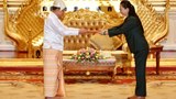 တရုတ်စီမံကိန်းတွေကို အစွမ်းကုန်ကာကွယ်သွားမယ်လို့ စစ်ကောင်စီ ဥက္ကဋ္ဌ ကတိပြု